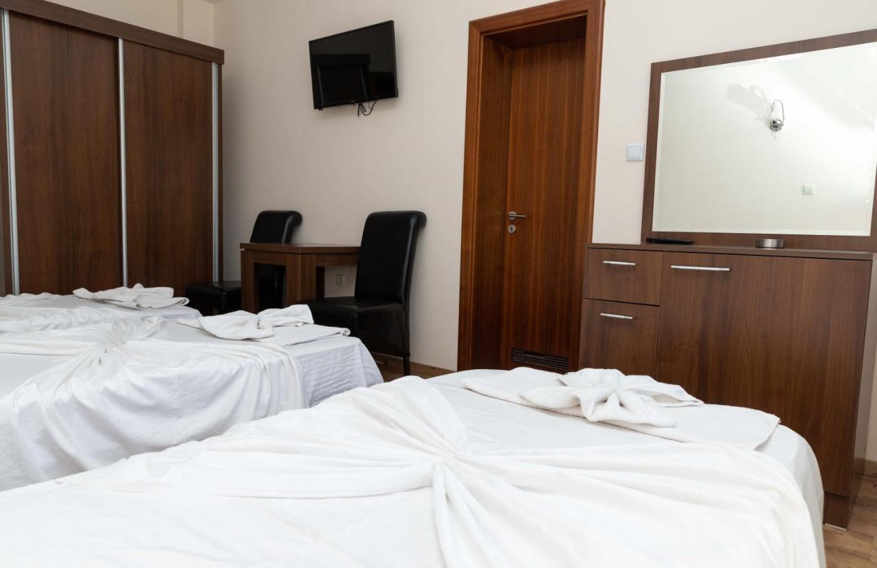 Hotel Leo Peje Luaran gambar