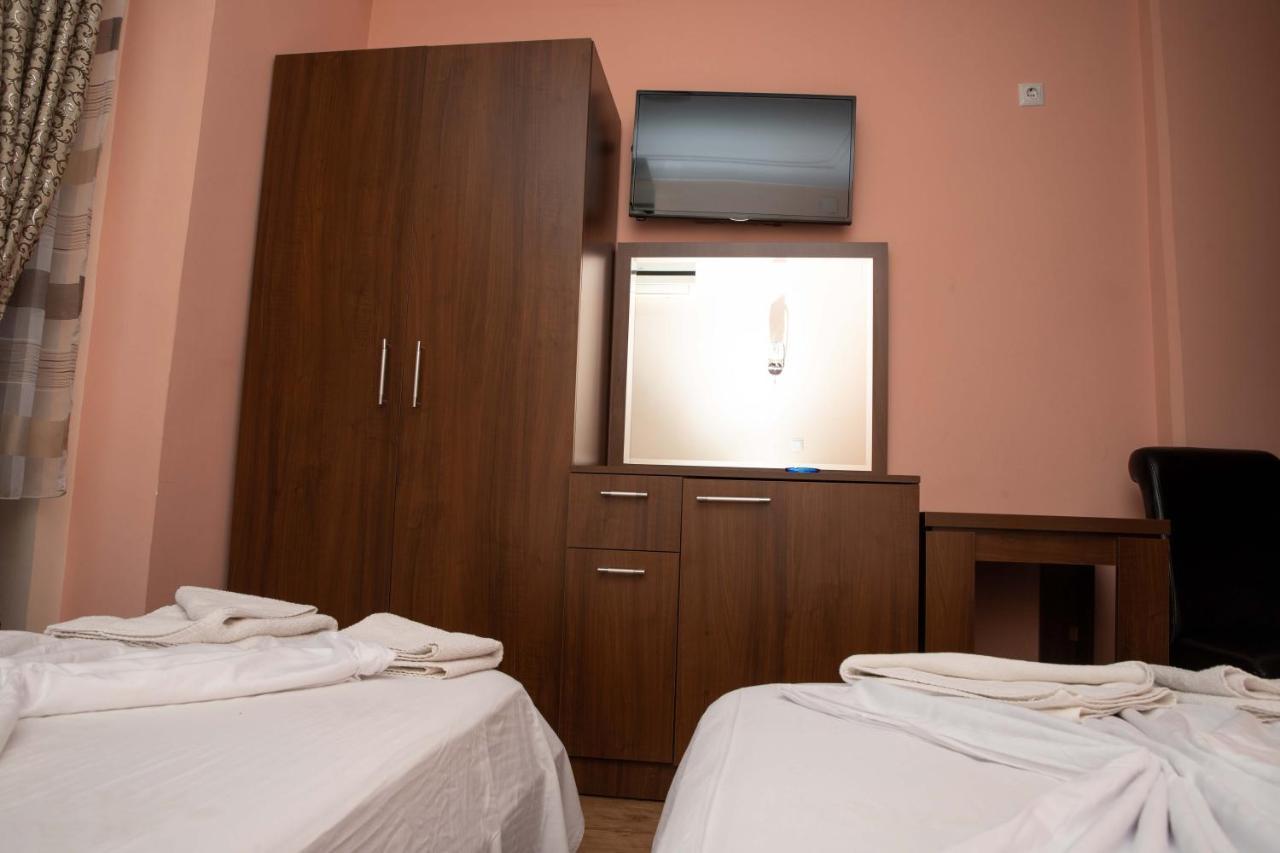 Hotel Leo Peje Luaran gambar