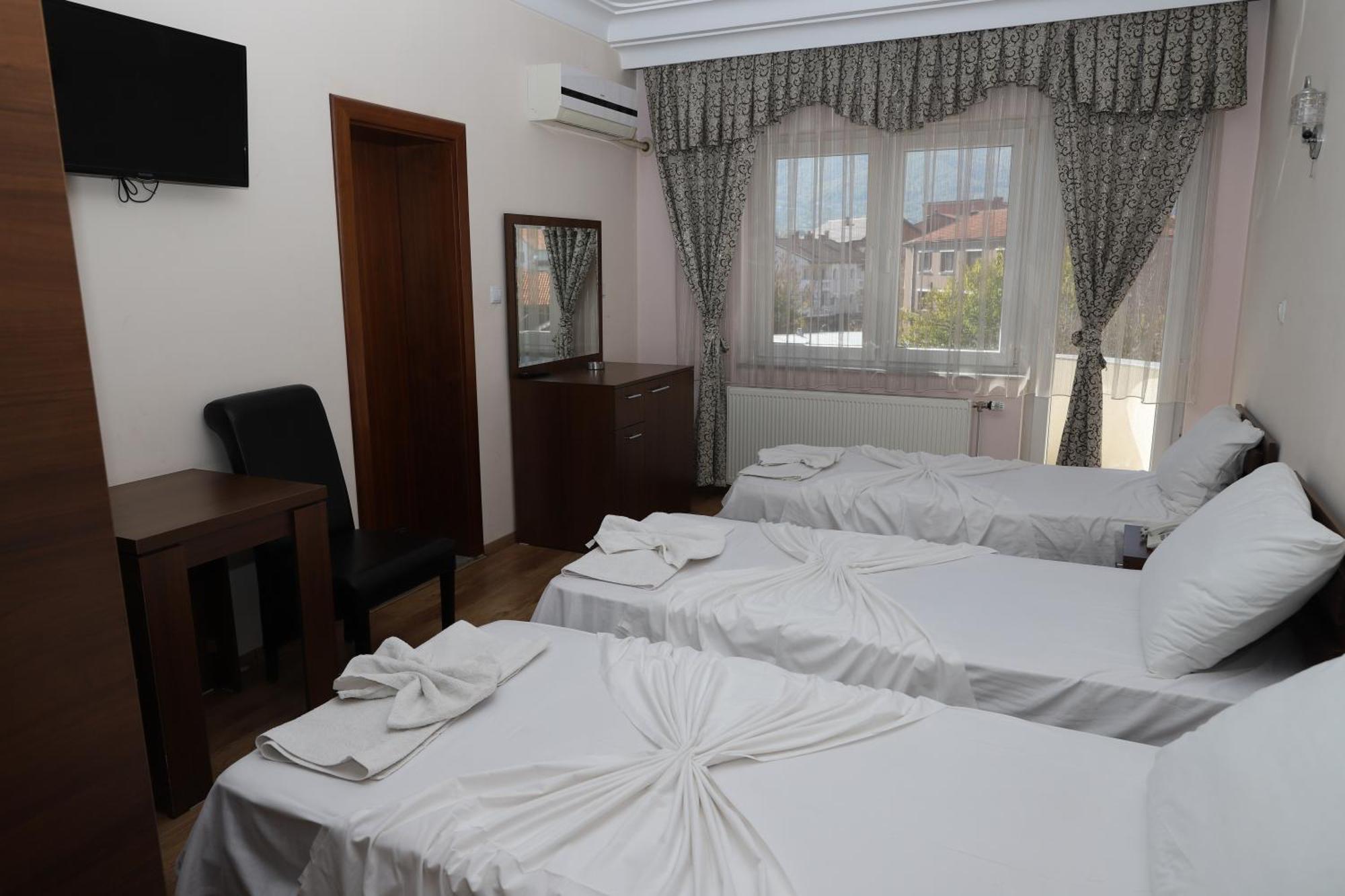 Hotel Leo Peje Luaran gambar